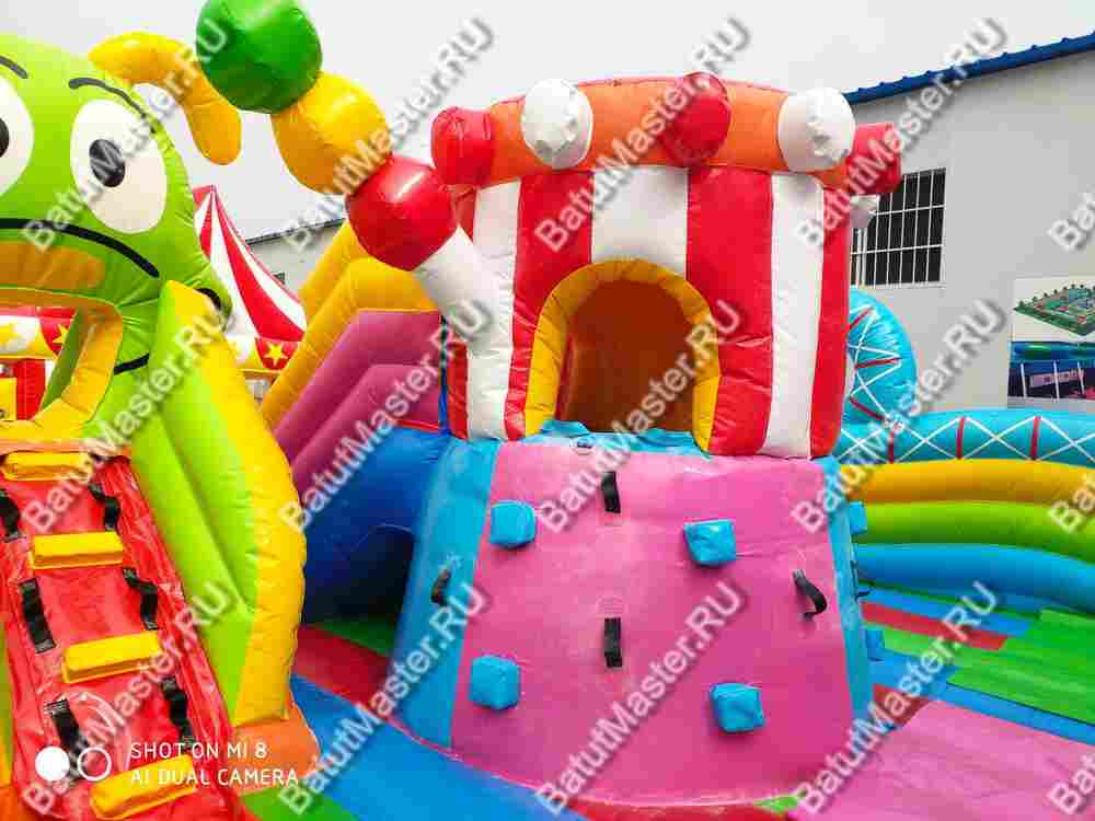 Коммерческий надувной батут "Парк развлечений 2" 12*7*7 м без фигуры клоуна