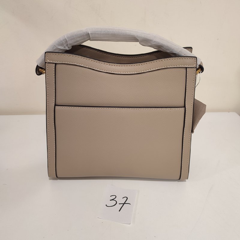 DORRIE mini жемчужная - следы клея на заливке края 37