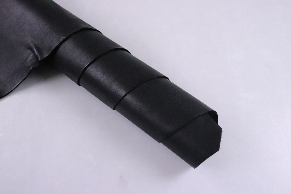 1,2-1,4 Кожа лицевая черная с восковой отделкой WAX 140 дм² (КЛ)