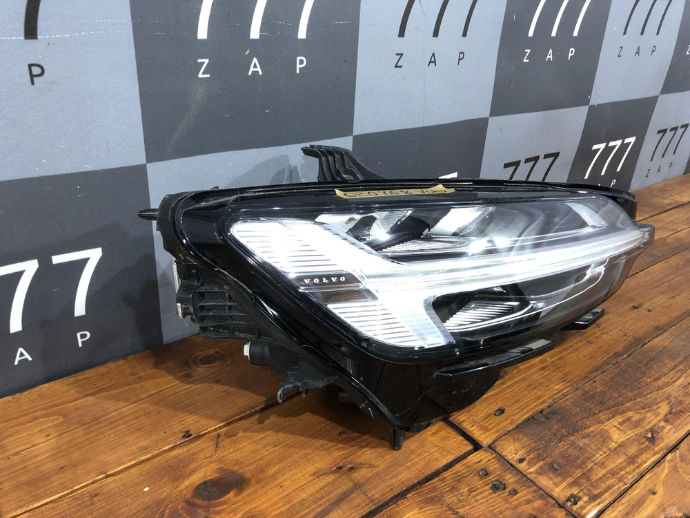 Фара правая Volvo S60 3 18-22 Б/У Оригинал 32338034