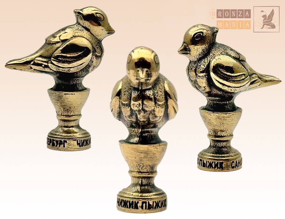 фигурка Чижик-Пыжик - Санкт-Петербург на рюмке высота 4,5 см.