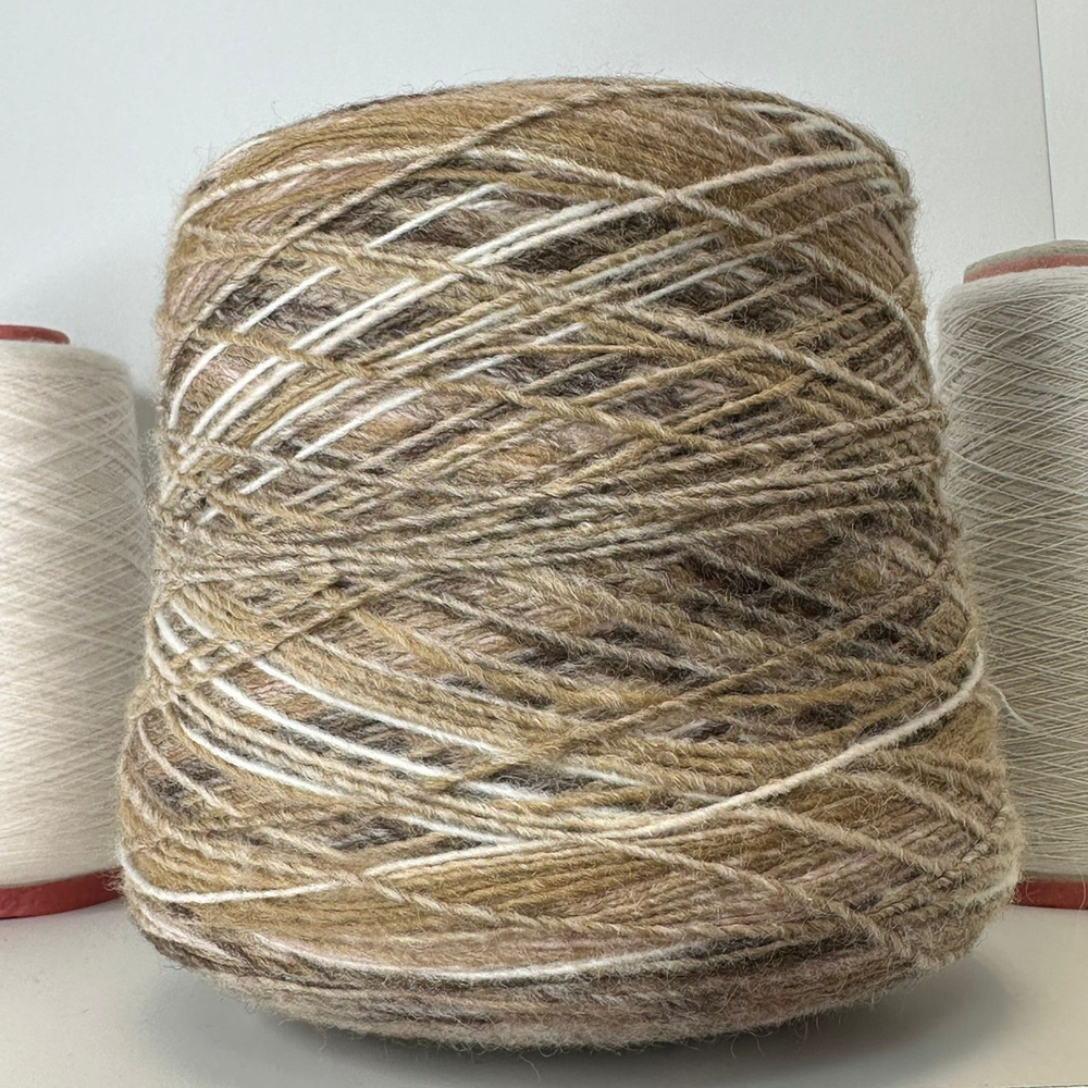 MOIRA - Di. Ve S.p.A.; 53% меринос extra fine, 47% п/а; 350м/100гр; col. 080135, цвет: коричневый, бежевый, темно-коричневый; S501
