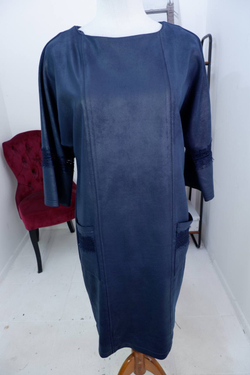 Платье с оригинальными вставками, визуально на 50 размер