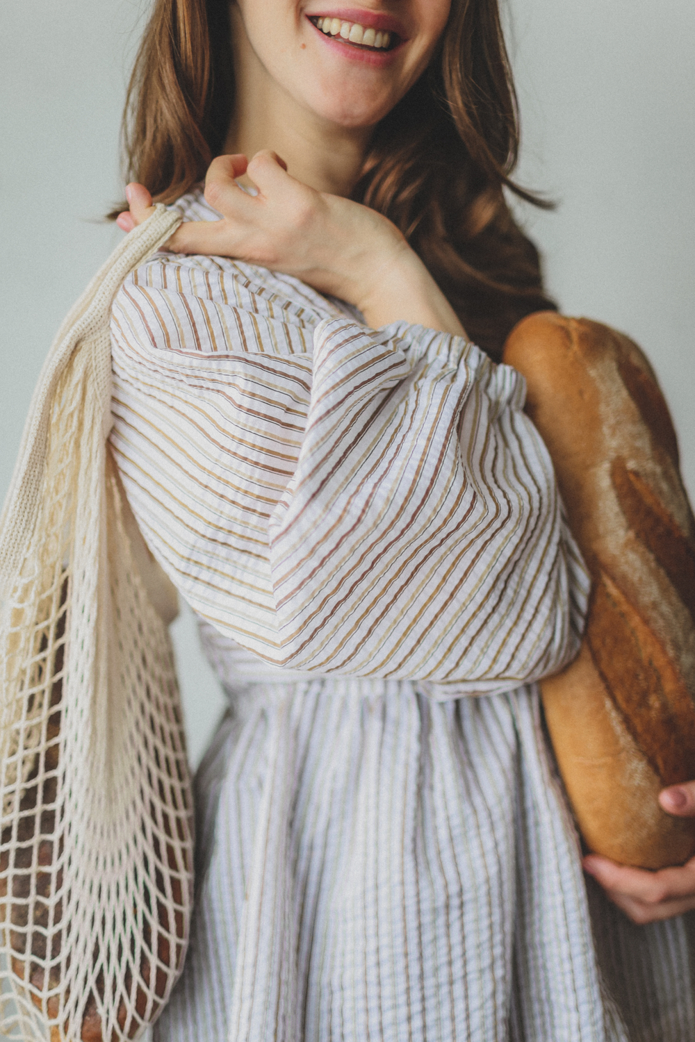 Рубашка с баской в узкую коричневую полоску