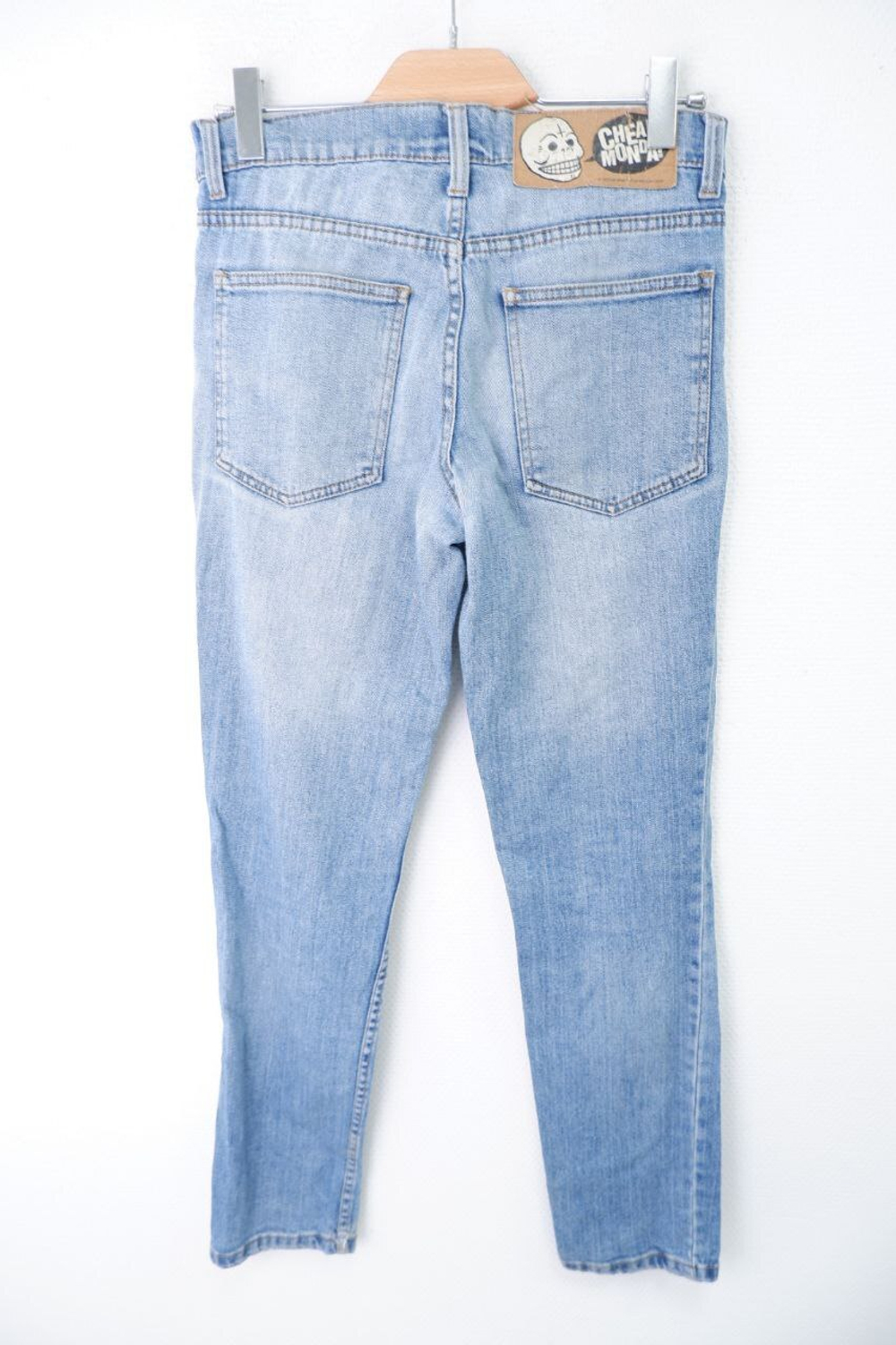 Джинсы  светлые 44 размер