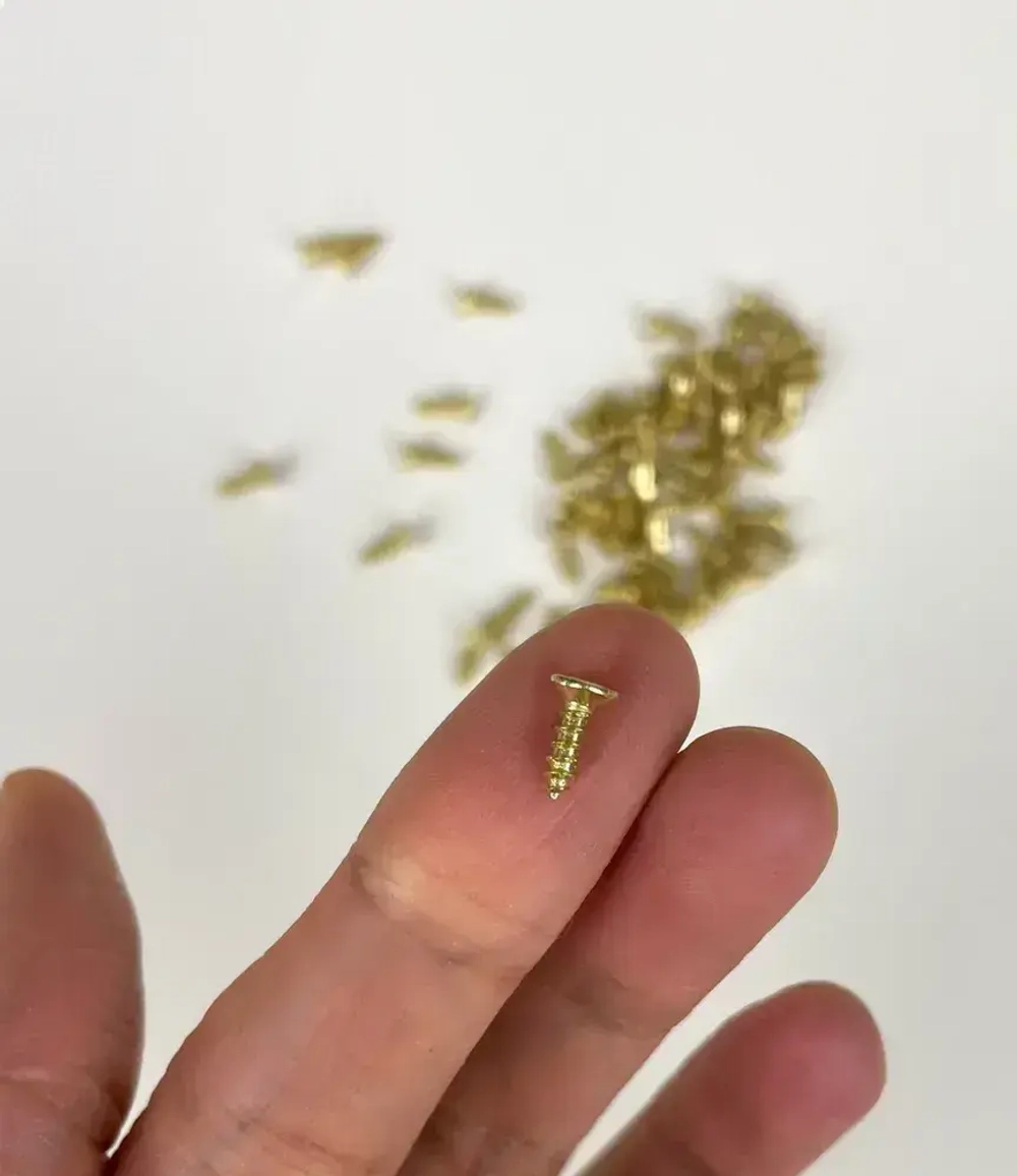 Саморезы по дереву золотые 2.5х8 мм декоративные с потайной головкой 100 шт, шурупы для шкатулки