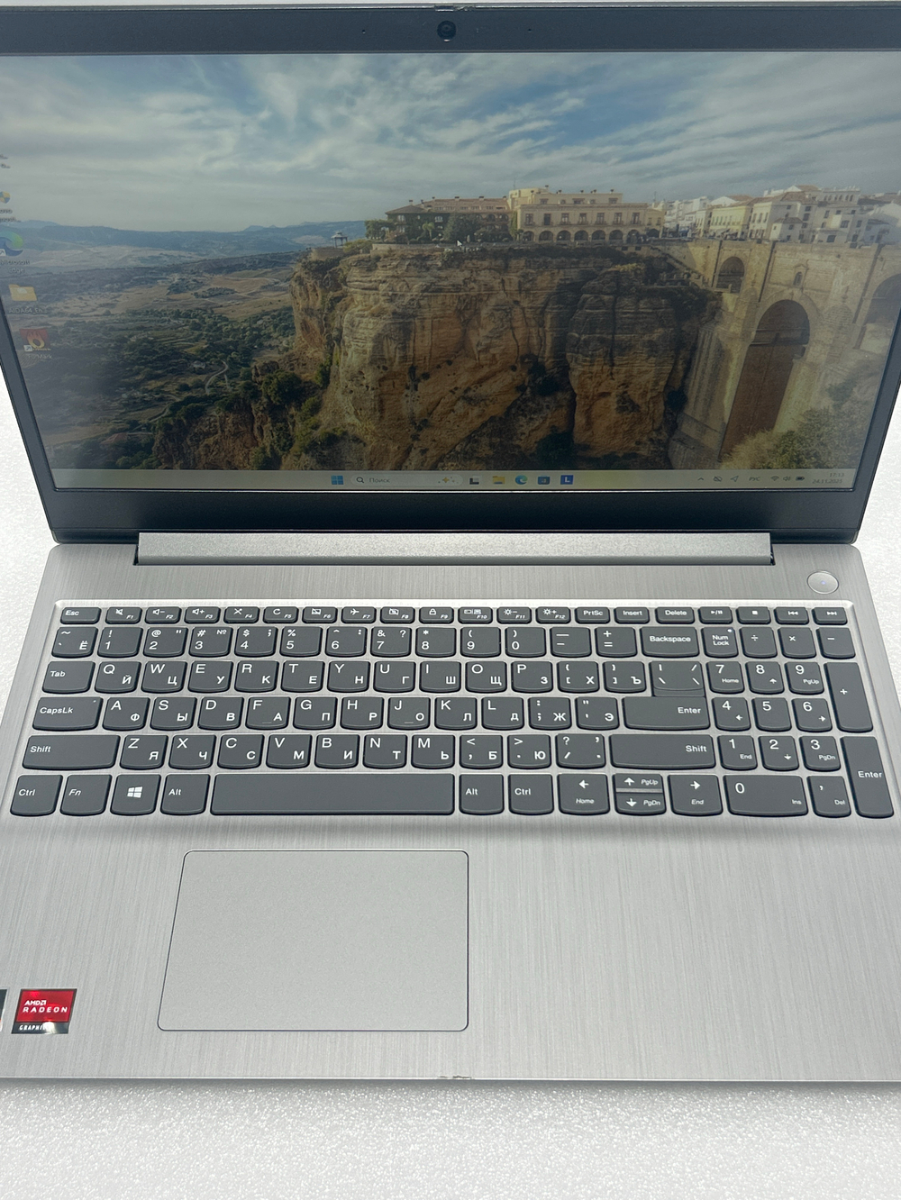 Ноутбук Lenovo 3-15ARE05 (81W40031RK) 15.6"/AMD Ryzen 3 4300U/RAM 8GB/SSD 256GB/AMD Radeon Graphics/1920x1080 IPS/WIndows 11/Подсветка кл-ры: нет/Цвет: серый. Состояние: B1