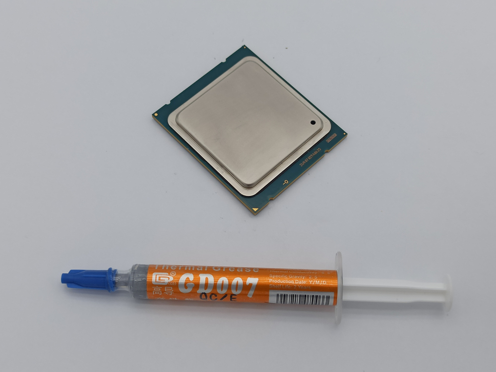 Процессор Intel Xeon E5-2650v2