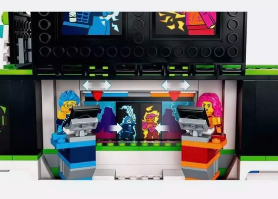 Конструктор City Геймерский грузовик 378 деталей