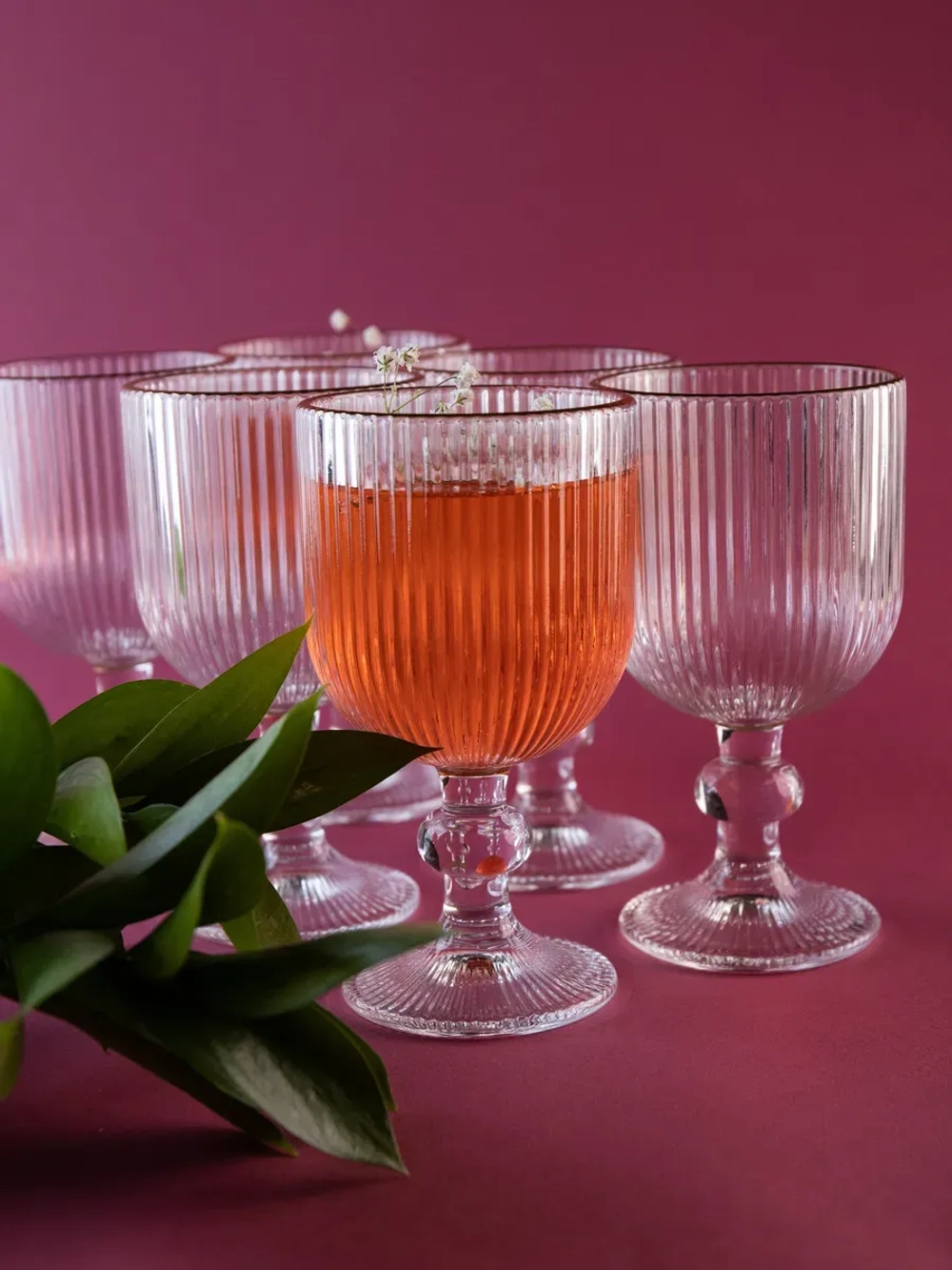 Набор ребристых бокалов вина, 260 мл. 6 шт. с золотой каймой