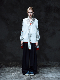 Свитер с разрезами на плечах OLA OLA