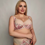 Lana-s 1196 Роза-пион