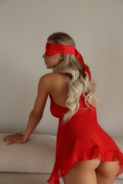 Нежная цельноатласная маска красная (Base)