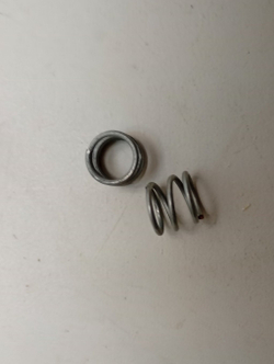 EWUC4105 кт43 Хомуты и крепёж для стиральной машины Indesit б/у