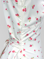 Платье MLJ 6639 в цветок с завязками сзади и кружевом на рукавах