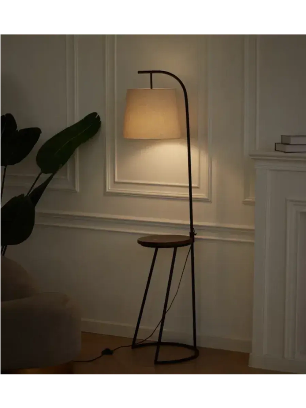 Торшер напольный с абажуром в гостиную современный