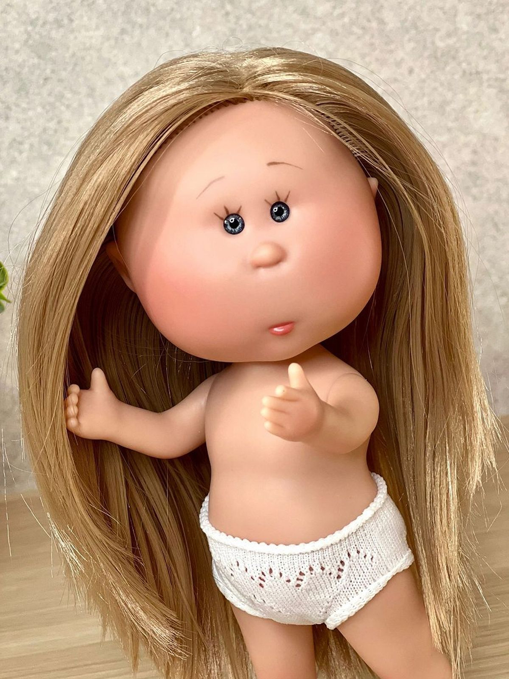 Кукла Nines виниловая 23см Little Mia без одежды (3199W1)