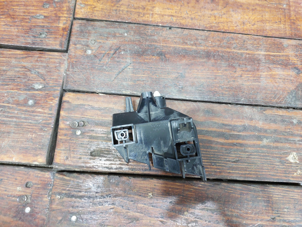 Кронштейн заднего фонаря Land Cruiser Prado 150 09-17 Б/У Оригинал 5256360060