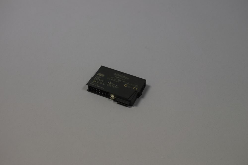 SIEMENS 6ES7135-4LB02-0AB0