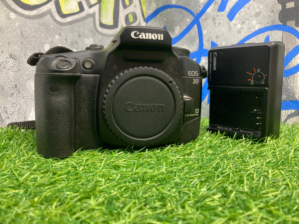 Canon EOS 30