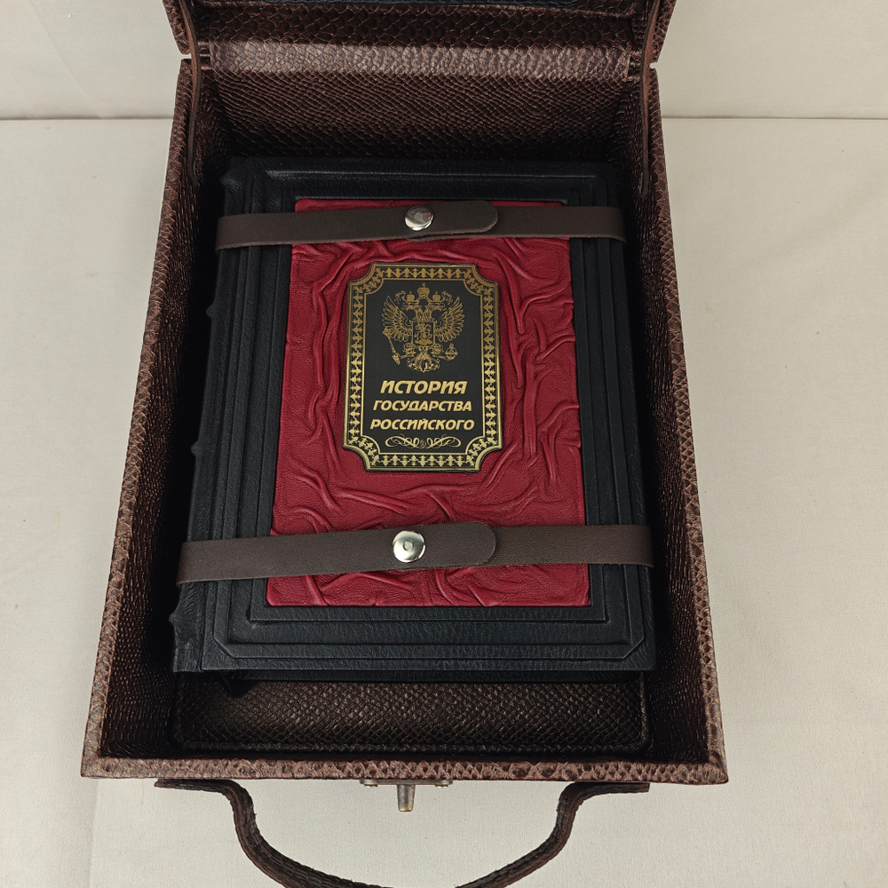 Набор из кожи в кейсе книга "История государства Российского" (Карамзин Н.) и ежедневник Герб России