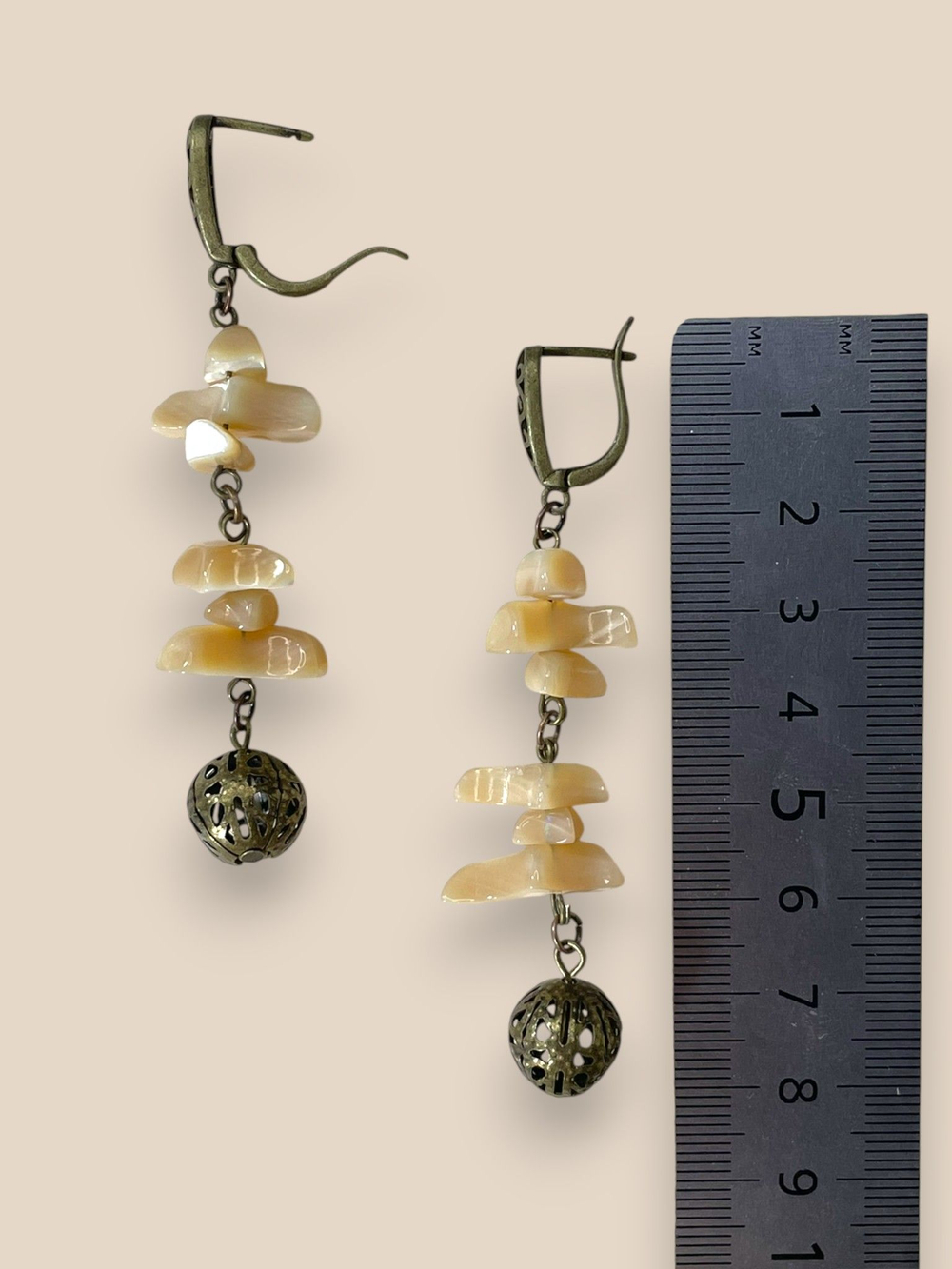 Серьги Nafael с перламутром длинные, бронза