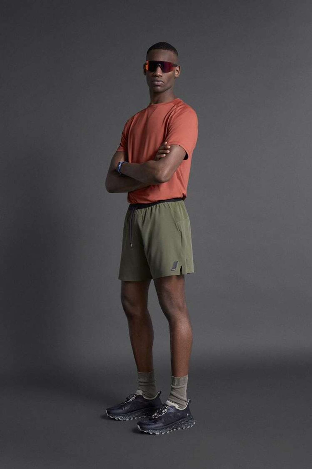 ZARA БАЗОВЫЕ СПОРТИВНЫЕ ШОРТЫ, ХАКИ