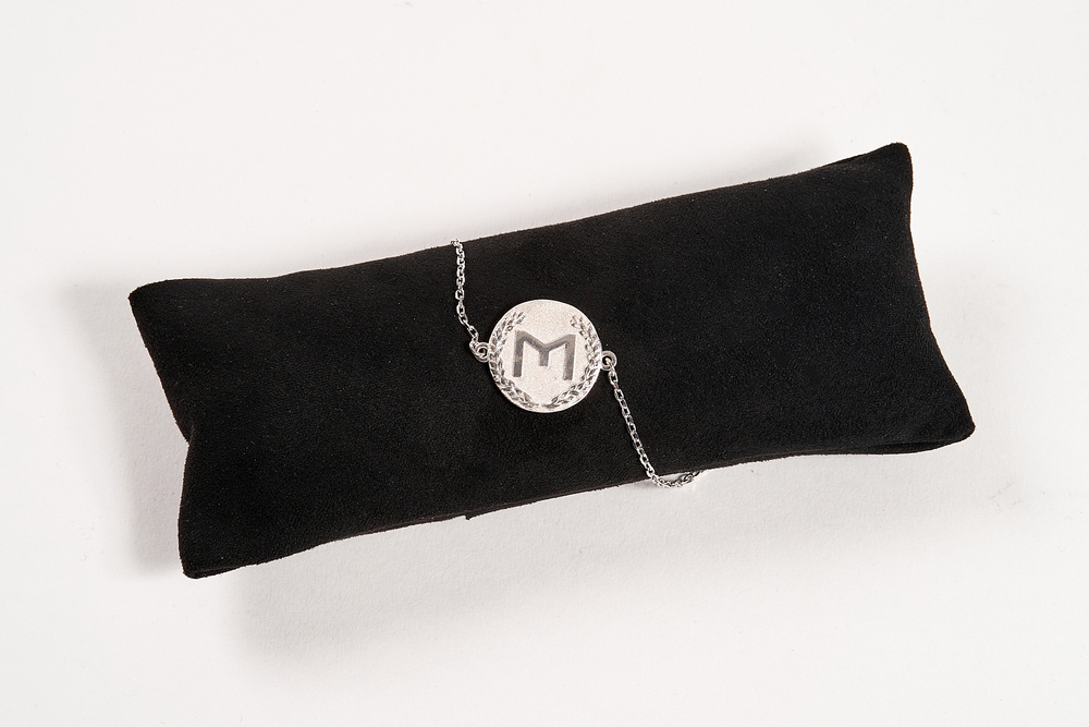 Браслет с подвеской