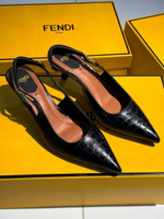Босоножки Fendi