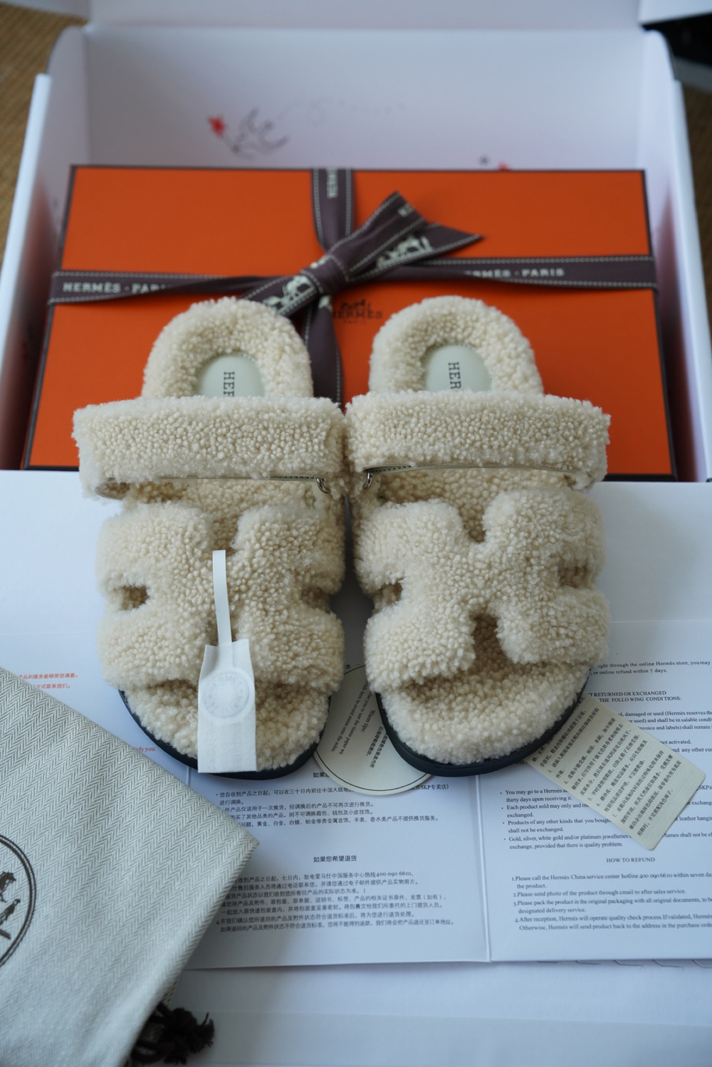 Сандалии из натуральной кожи и меха ягненка