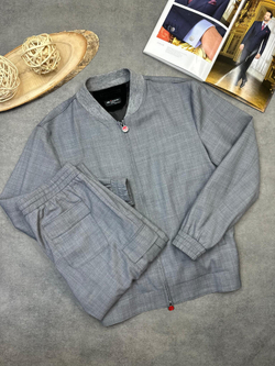 Мужской прогулочный костюм Kiton