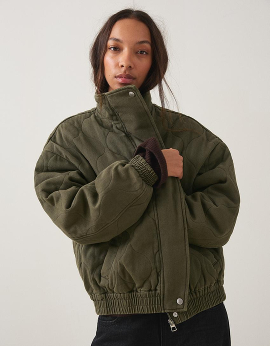 BERSHKA Стеганый бомбер, хаки