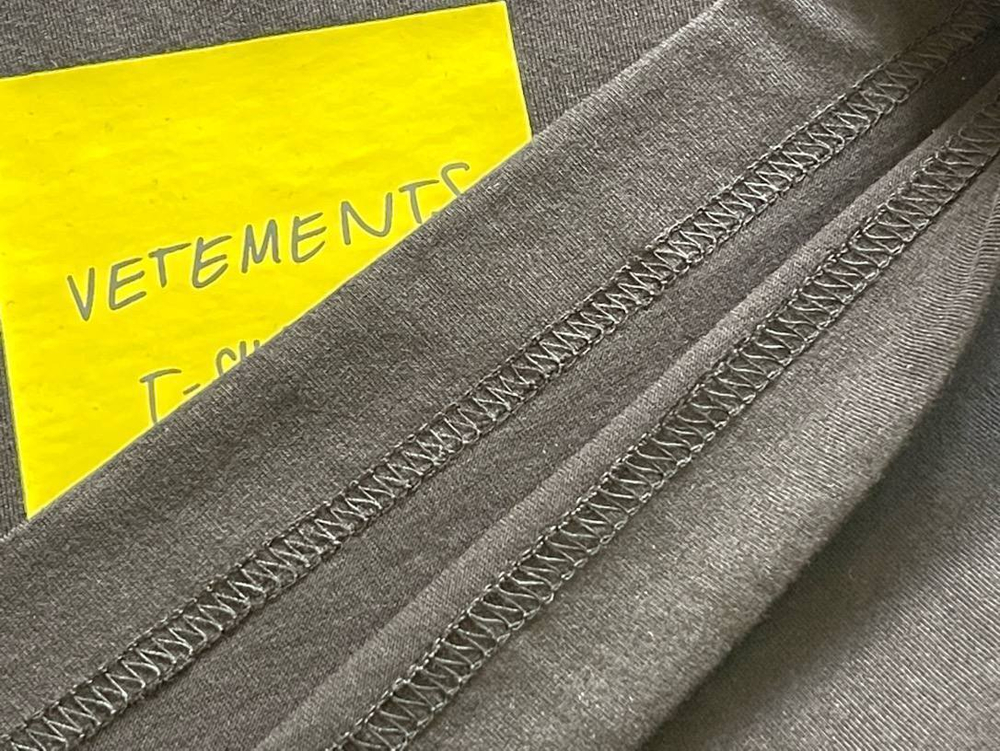 Футболка Vetements