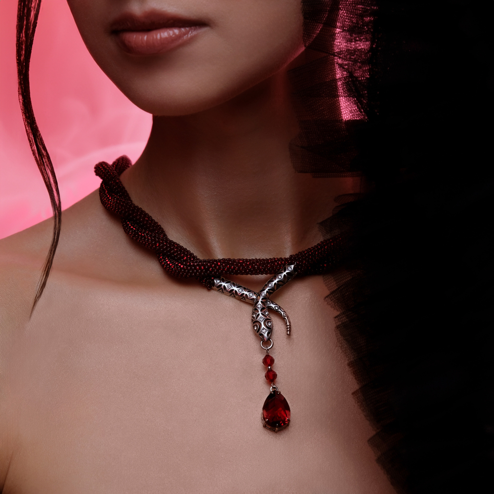 Колье на прокат "Змея"