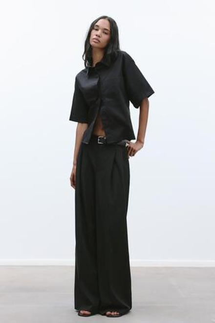 ZARA БРЮКИ С ДВОЙНЫМИ ЗАЩИПАМИ И РЕМНЕМ, ЧЕРНЫЙ