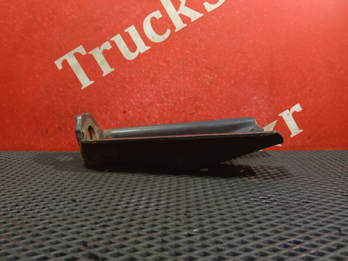 Кронштейн амортизатора переднего