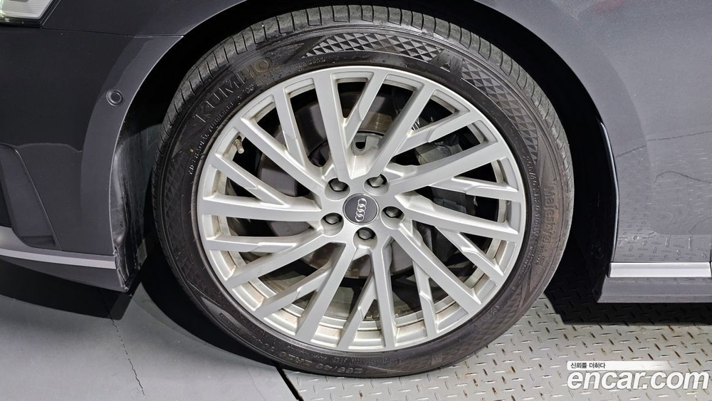 Audi A8 (D5) 55 TFSI Quattro LWB (11.2019)