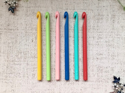 Крючки для вязания, пластик № 9