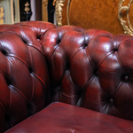 Диван в стиле Честерфильд