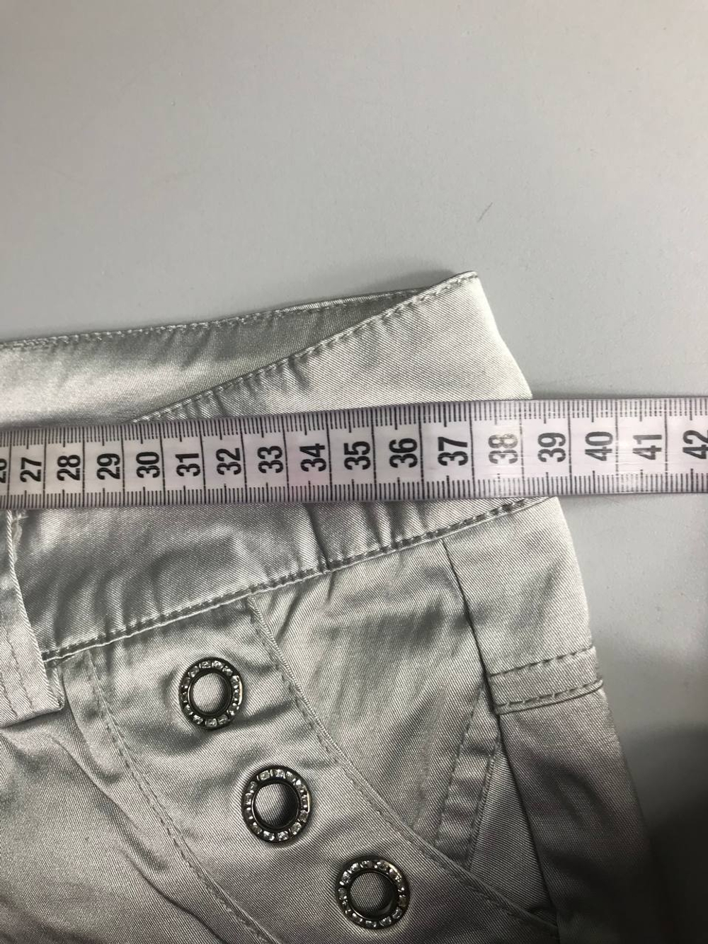 Брюки с легким переливом, визуально на 44 размер