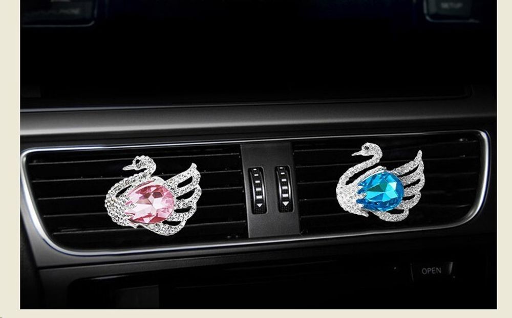 Ароматизатор на дефлектор ЛЕБЕДЬ SWAROVSKI, металл со стразами (P.R.C.)
