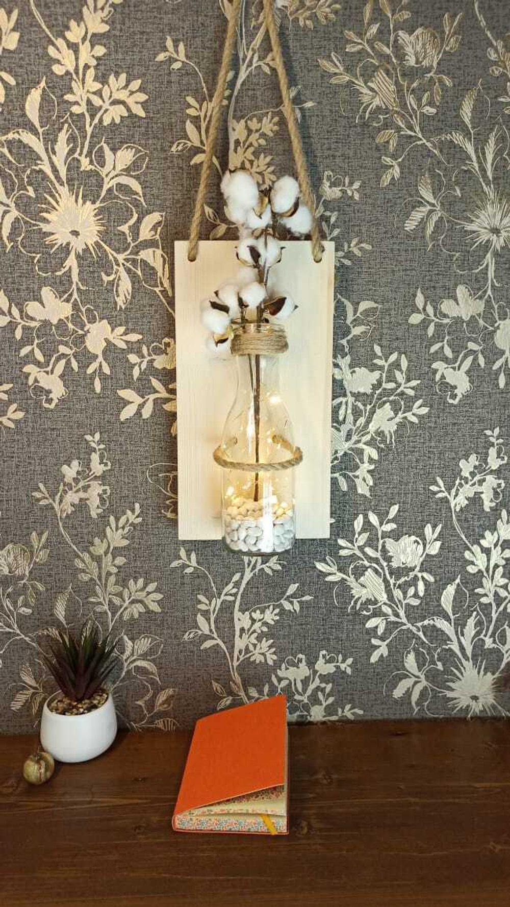 Настенная ваза на деревянном основании wall vase 3