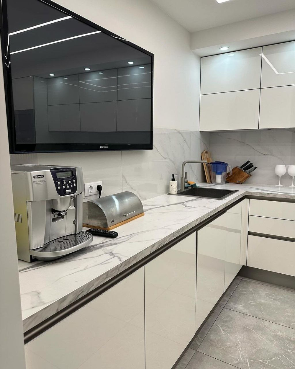 МОДУЛЬНАЯ КУХНЯ Аттика Gola Plastic АКРИЛИТ( АТТИКА ГОЛА )В НАЛИЧИИ ПО ВАШИМ РАЗМЕРАМ