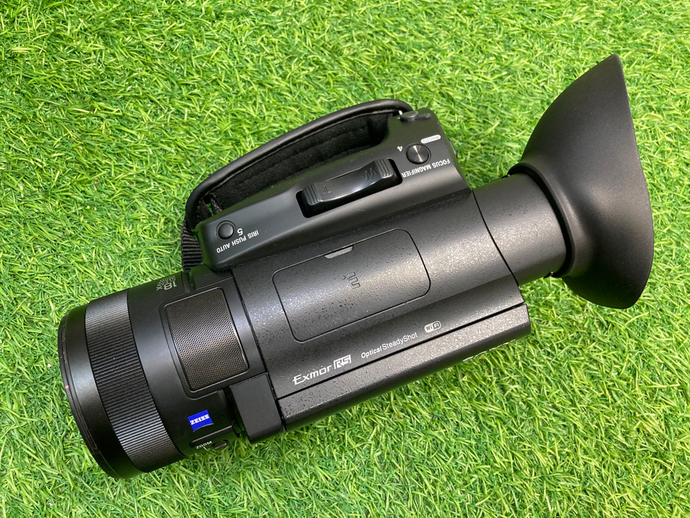 Sony FDR-AX700