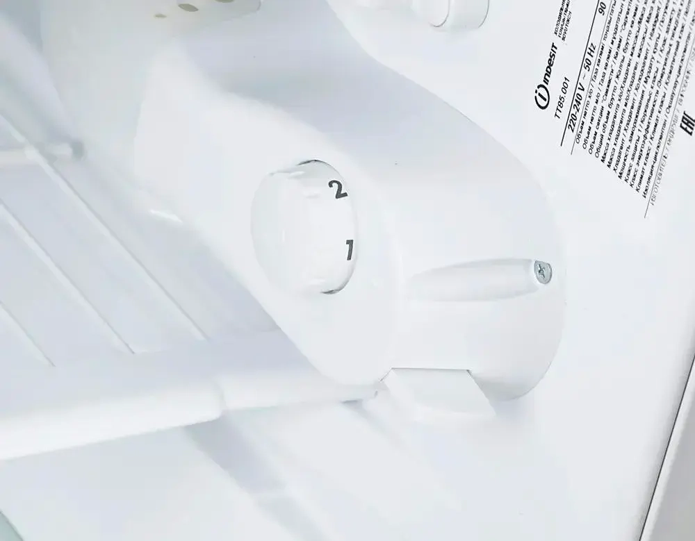 Холодильник Indesit TT 85