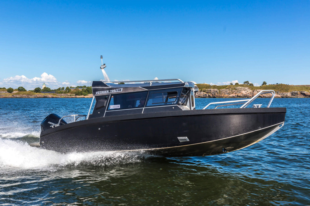 Катер Volzhanka VOYAGER 700 COB (CabinOpenBow)