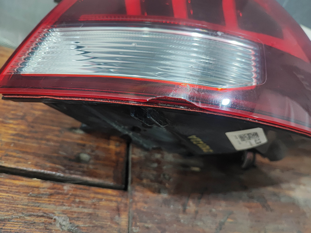 Фонарь правый LED Kia Rio 4 X-Line 20-нв Б/У Оригинал 92402H0800