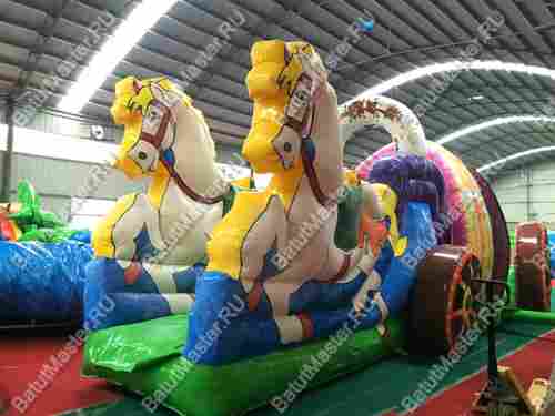 Надувной батут "Сказочная карета" 6*2,5*4 м