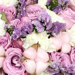 «Лавандовое созвездие» Букет из розы, гвоздики, статица и хлопка 💜