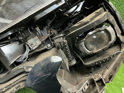 Битая Фара левая Audi Q6 (2022-н.в.) LED